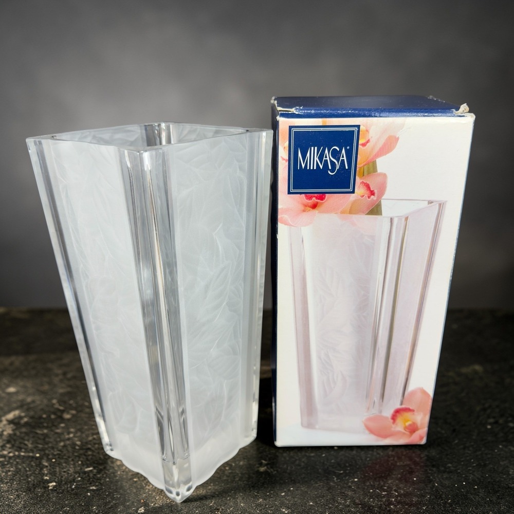Mikasa Garden Splendor Square Vase Frosted Leaf Crystal Japan‎ New in Box Clear